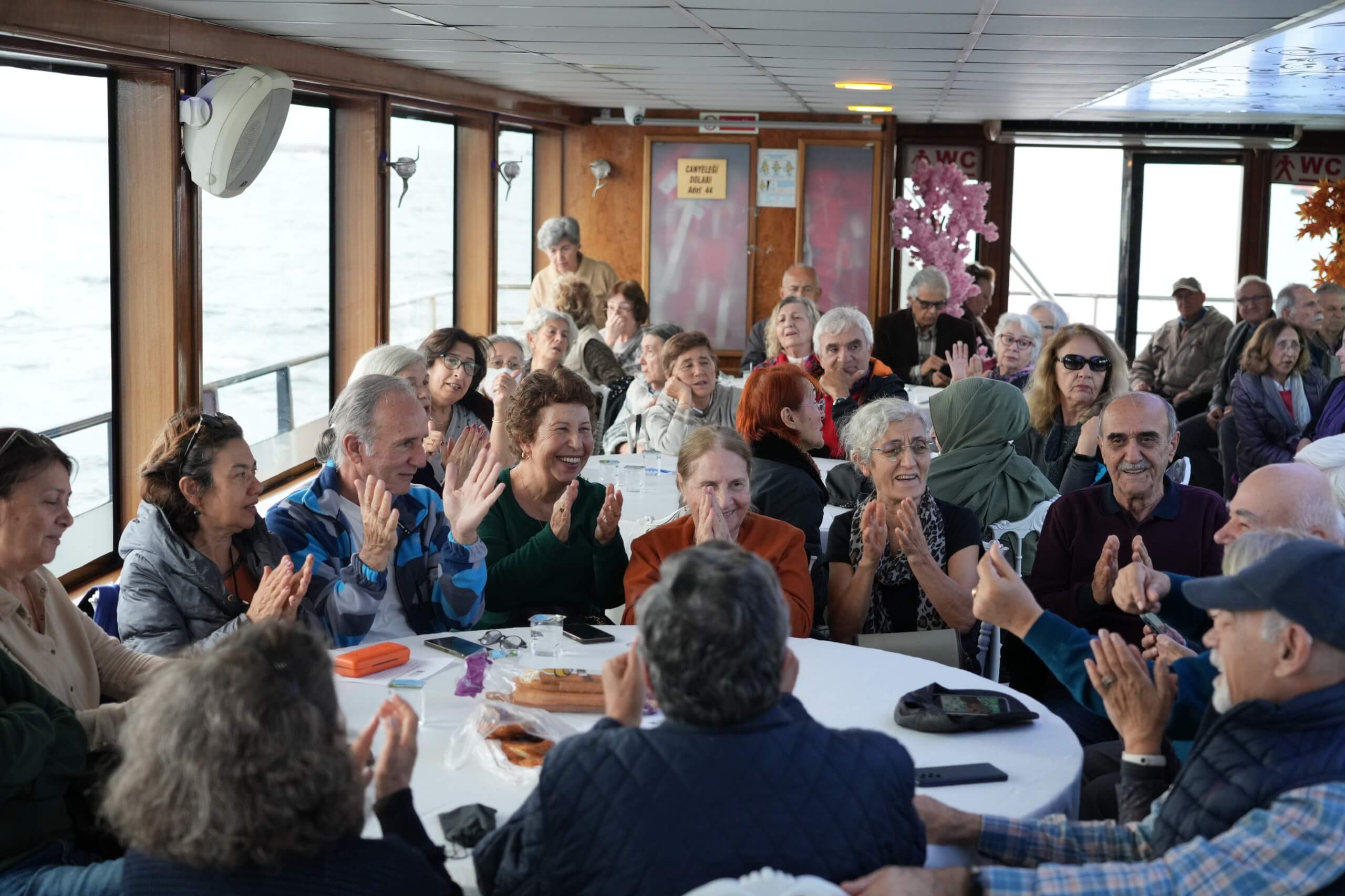 Huzur Vapuru’nda gençlik yıllarına döndüler